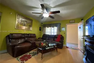 2412 NW 39th Wy, Lauderdale Lakes, FL 33311 - Photo 2