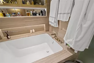 18975 Collins Ave, Sunny Isles Beach, FL 33160 - Photo 20