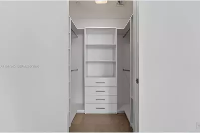 68 SE 6th St #2110, Miami, FL 33131 - Photo 16