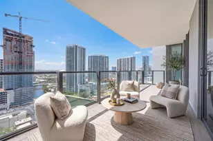 68 SE 6th St, Miami, FL 33131 - Photo 20