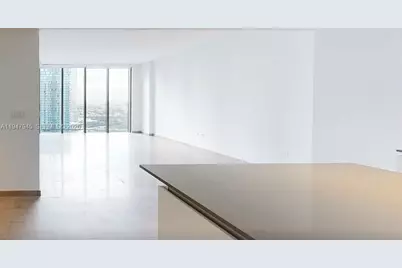 68 SE 6th St #2110, Miami, FL 33131 - Photo 8