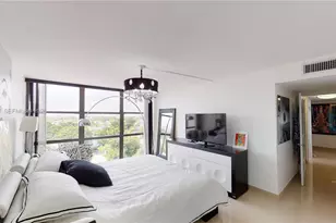 800 Parkview Dr, Hallandale Beach, FL 33009 - Photo 16