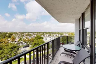 800 Parkview Dr, Hallandale Beach, FL 33009 - Photo 20