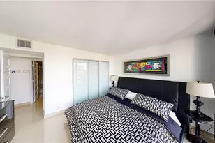 800 Parkview Dr, Hallandale Beach, FL 33009 - Photo 14