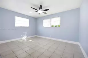 2440 Hayes St, Hollywood, FL 33020 - Photo 16