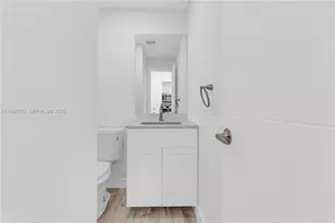 7925 Carlyle Ave, Miami Beach, FL 33141 - Photo 16