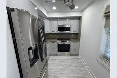 3300 N Palm Aire Dr #305, Pompano Beach, FL 33069 - Photo 2