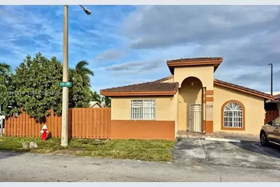 7001 W 35th Ave #220, Hialeah, FL 33018 - Photo 1