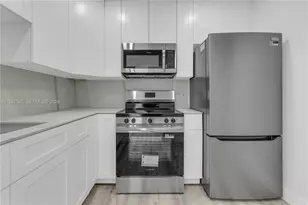 7925 Carlyle Ave, Miami Beach, FL 33141 - Photo 6