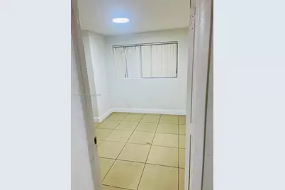 536 SW 6th Ter #536, Homestead, FL 33030 - Photo 4