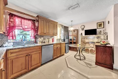 12113 NW 33rd St, Sunrise, FL 33323 - Photo 8