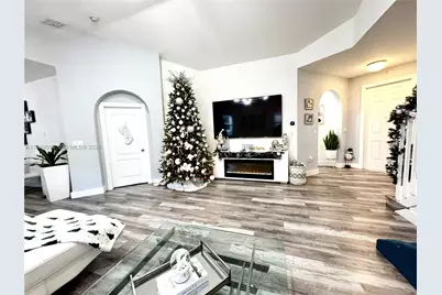 2101 NE 37th Ter, Homestead, FL 33033 - Photo 10