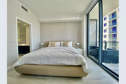 55 SW 9th St #4201, Miami, FL 33130 - Photo 10