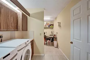 1713 Whitehall Dr, Davie, FL 33324 - Photo 16