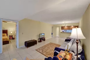 1713 Whitehall Dr, Davie, FL 33324 - Photo 4