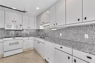10101 Collins Ave, Bal Harbour, FL 33154 - Photo 34