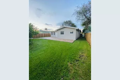 227 SE 7th St, Dania Beach, FL 33004 - Photo 12