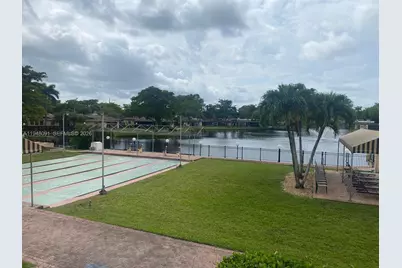 412 Briarwood Cir #2-23, Hollywood, FL 33024 - Photo 28