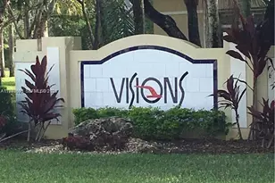 561 Racquet Club Rd, Weston, FL 33326 - Photo 2