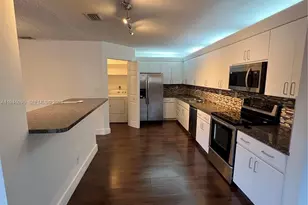 561 Racquet Club Rd, Weston, FL 33326 - Photo 2
