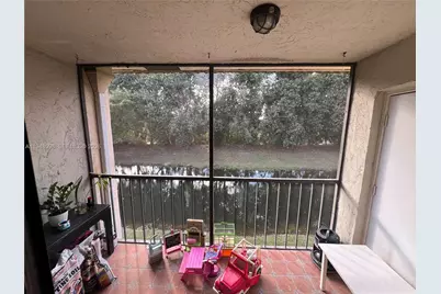 379 Lakeview Dr #205, Weston, FL 33326 - Photo 10