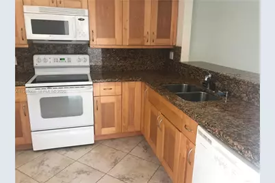 379 Lakeview Dr #205, Weston, FL 33326 - Photo 4