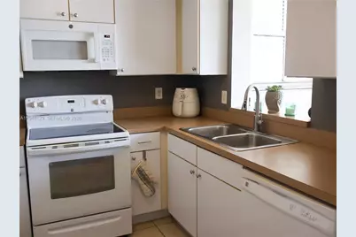 1250 S Miami Ave #801, Miami, FL 33130 - Photo 18