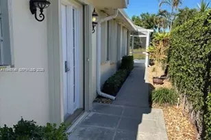 135 Brier Cir, Jupiter, FL 33458 - Photo 6