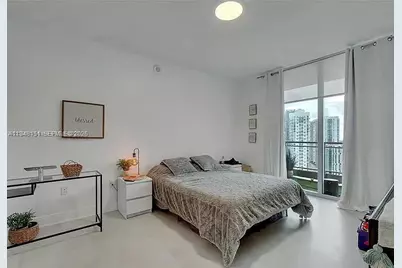 90 SW 3rd St #3211, Miami, FL 33130 - Photo 10