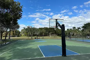 4192 Laurel Ridge Cir, Weston, FL 33331 - Photo 30