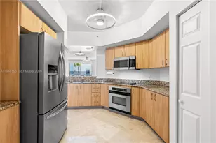 100 Meridian Ave, Miami Beach, FL 33139 - Photo 22