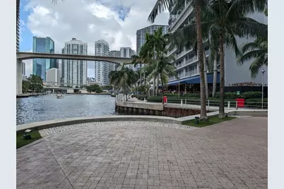 175 SW 7th St, Miami, FL 33130 - Photo 4