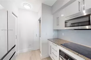 325 S Biscayne Blvd, Miami, FL 33131 - Photo 4
