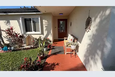 12285 SW 257th Ter, Homestead, FL 33032 - Photo 4