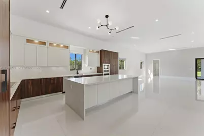 10005 SW 66th St, Miami, FL 33173 - Photo 12