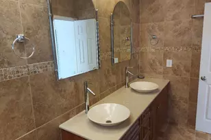 20033 NE 2nd Pl, Miami, FL 33179 - Photo 10