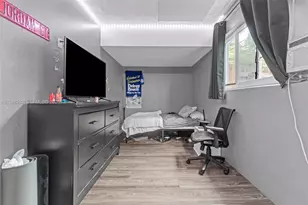 131 SE 11th St, Deerfield Beach, FL 33441 - Photo 14