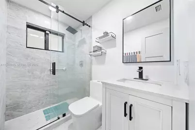 7874 NW 175th St, Hialeah, FL 33015 - Photo 14