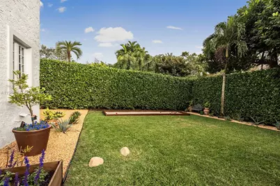 1234 S Greenway Dr, Coral Gables, FL 33134 - Photo 44