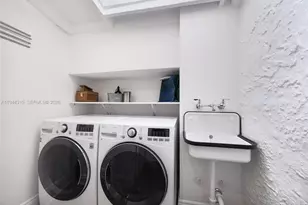 1234 S Greenway Dr, Coral Gables, FL 33134 - Photo 42