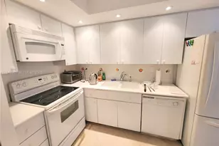 290 174th St, Sunny Isles Beach, FL 33160 - Photo 6