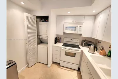290 174th St #1607, Sunny Isles Beach, FL 33160 - Photo 4