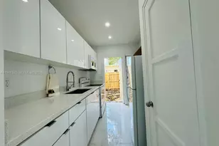 407 SE 14th Ct, Fort Lauderdale, FL 33316 - Photo 2