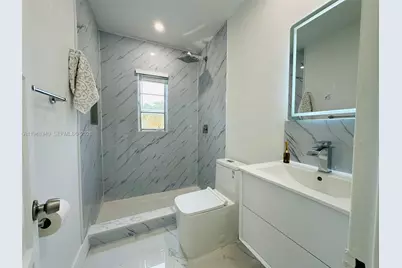 407 SE 14th Ct #2, Fort Lauderdale, FL 33316 - Photo 8