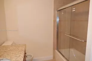 3017 N Oakland Forest Dr, Oakland Park, FL 33309 - Photo 14
