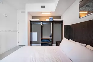 159 NE 6th St, Miami, FL 33132 - Photo 16