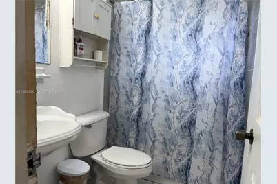 330 N 69th Way, Hollywood, FL 33024 - Photo 8