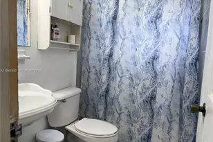 330 N 69th Way, Hollywood, FL 33024 - Photo 8