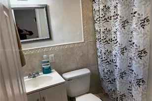 330 N 69th Way, Hollywood, FL 33024 - Photo 12