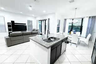 3209 W 98th Pl, Hialeah, FL 33018 - Photo 14